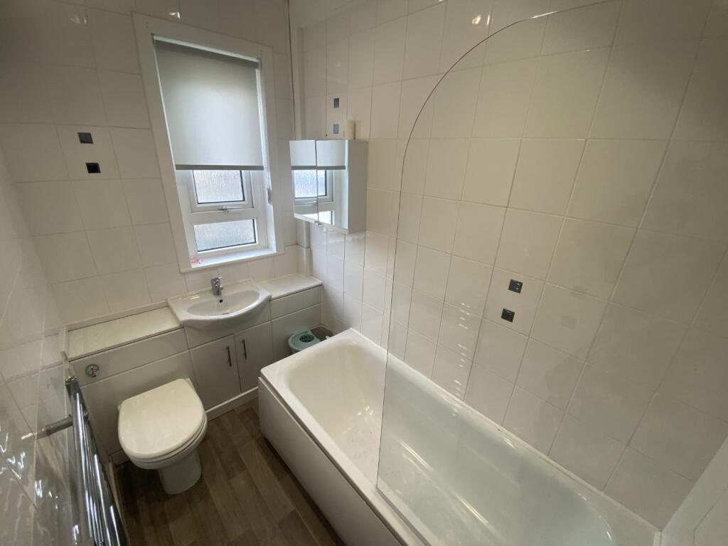 Apartment in Paisley - More