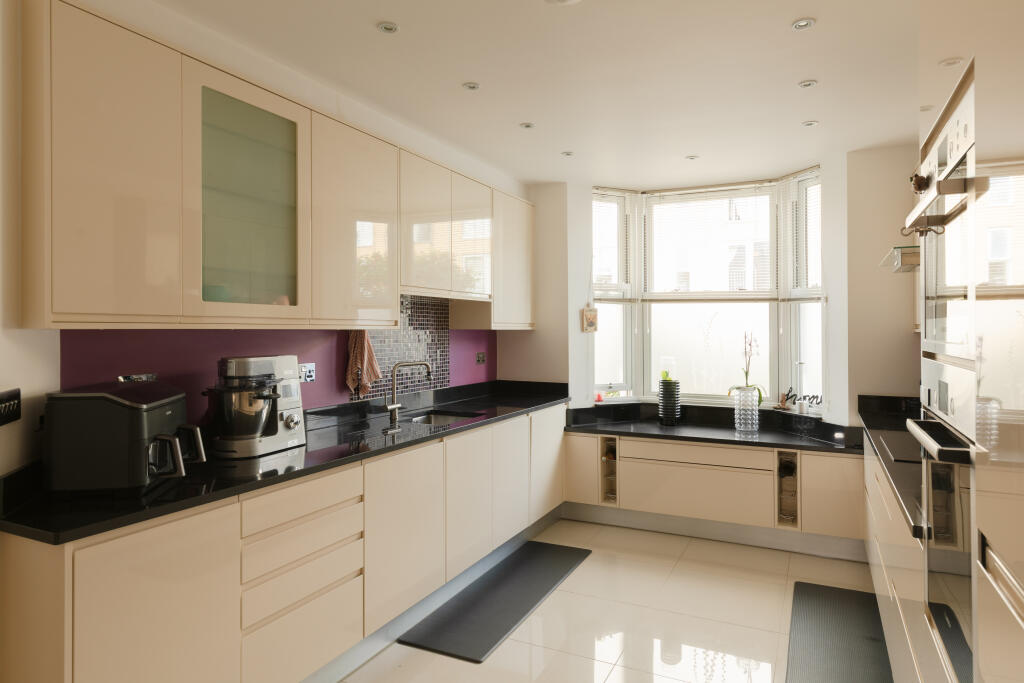 House in London, Cossall Estate, Nunhead - View 5