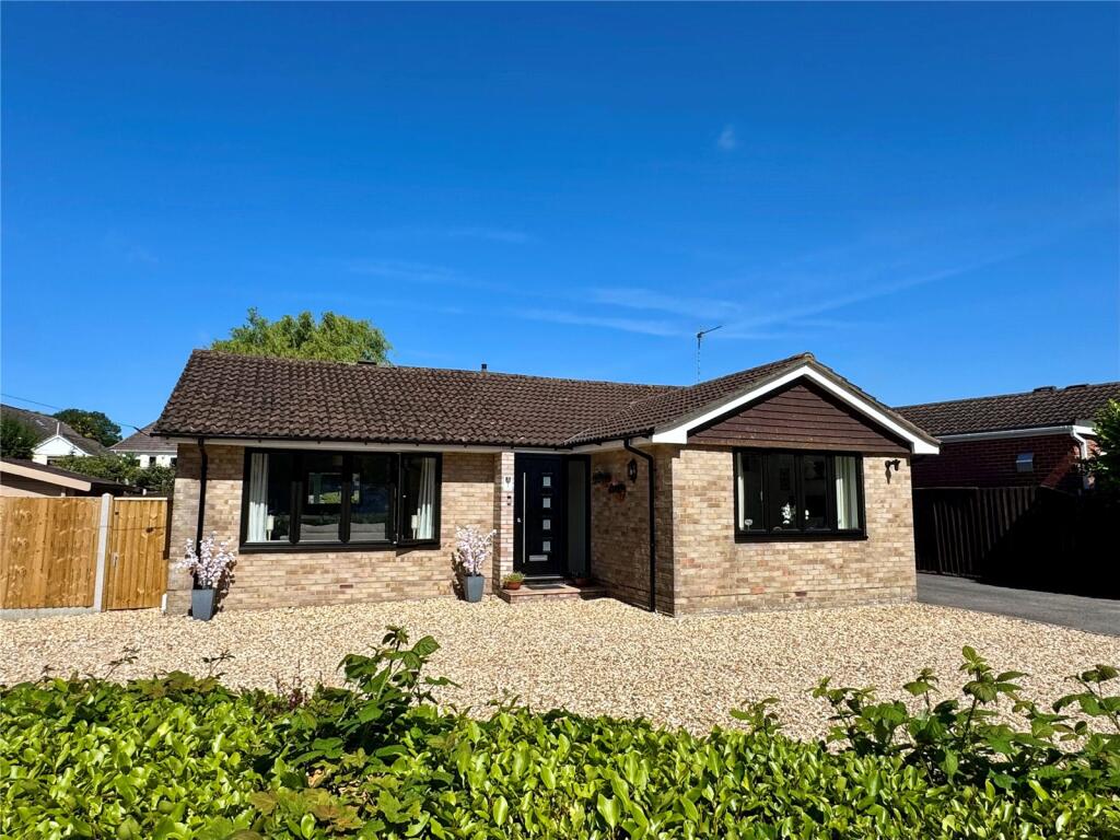 Main image of property: Oak Road, New Milton, Hampshire, BH25