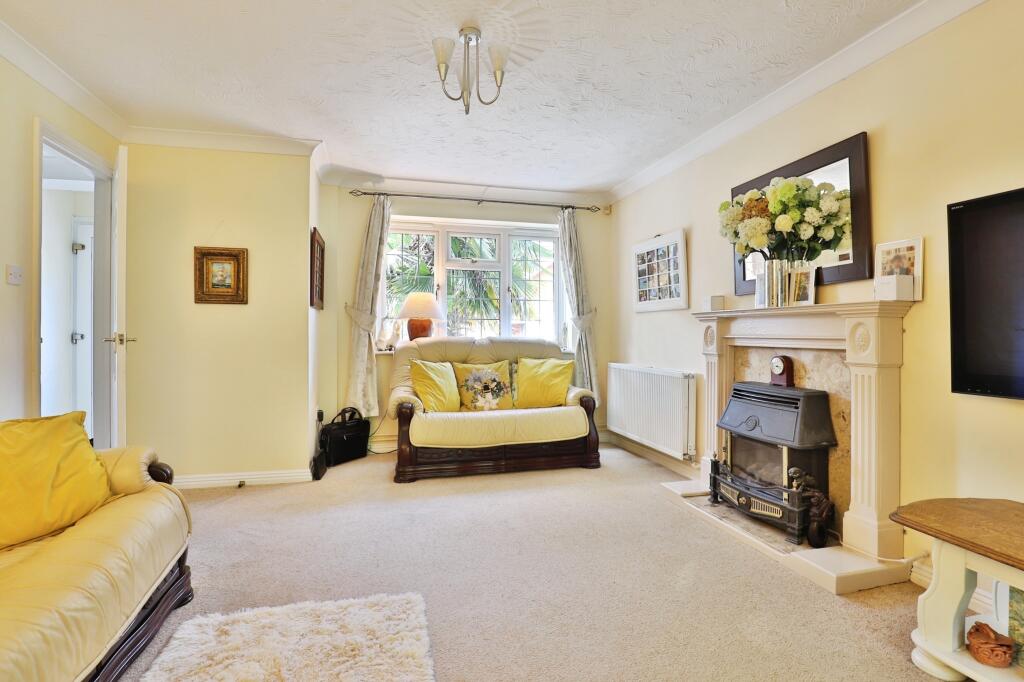 Martingale Close, Poole, BH16 photo 5