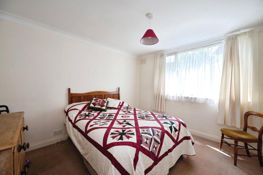 House in Havant, Hampshire - View 5