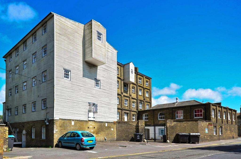 Main image of property: London Road, Dover, CT17