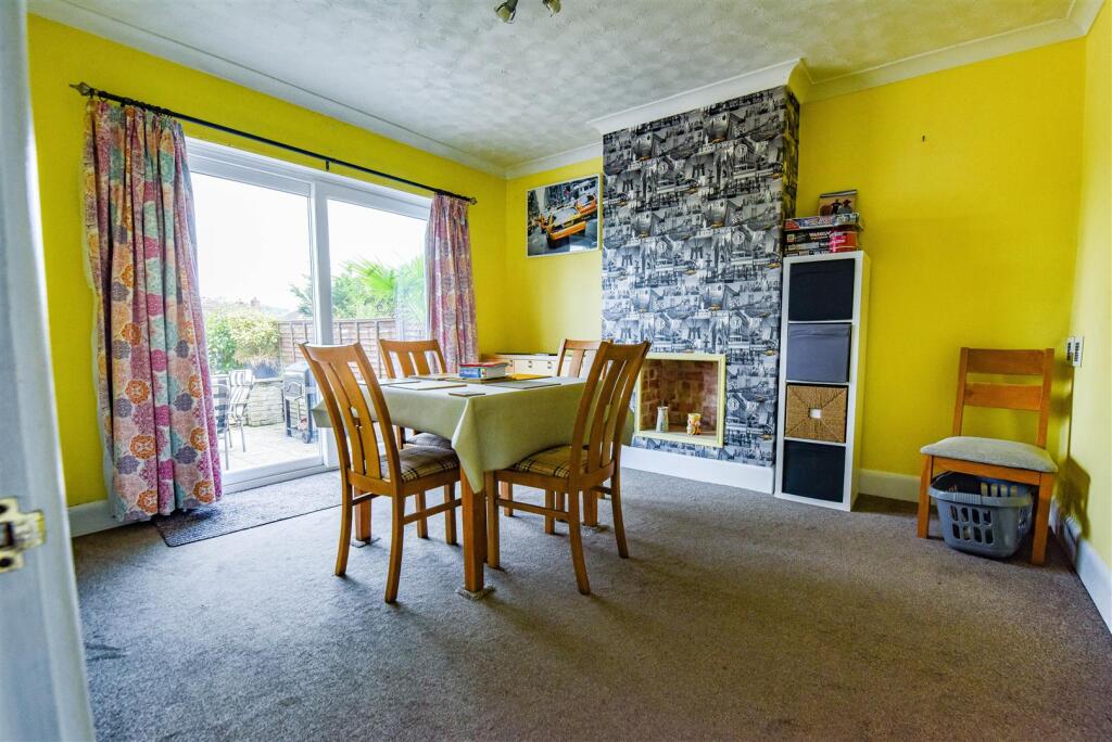 House in Gloucester - View 5