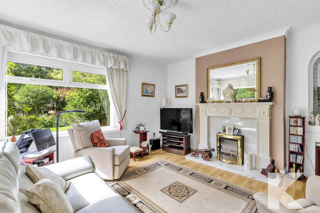House in Oldham, Greater Manchester - View 4