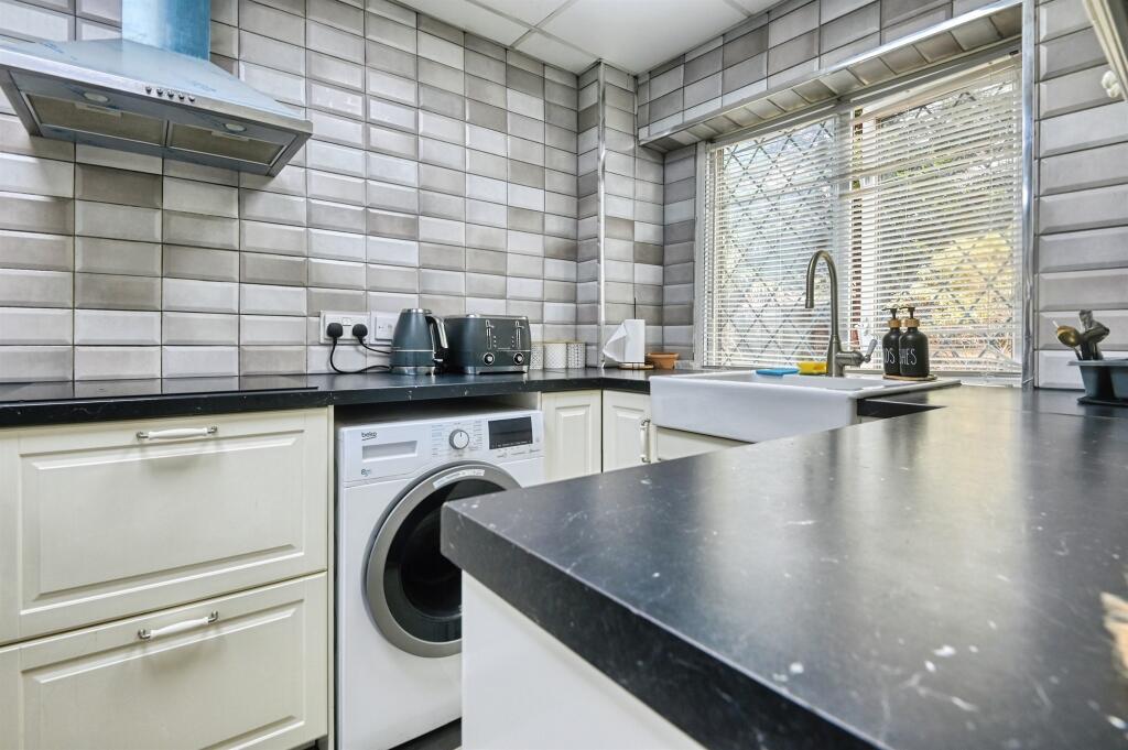 House in Birmingham, West Midlands - More