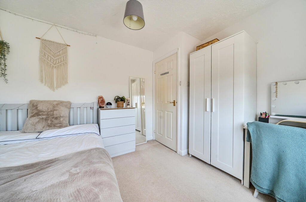 House in Test Valley, Knightwood Park, Valley Park - More