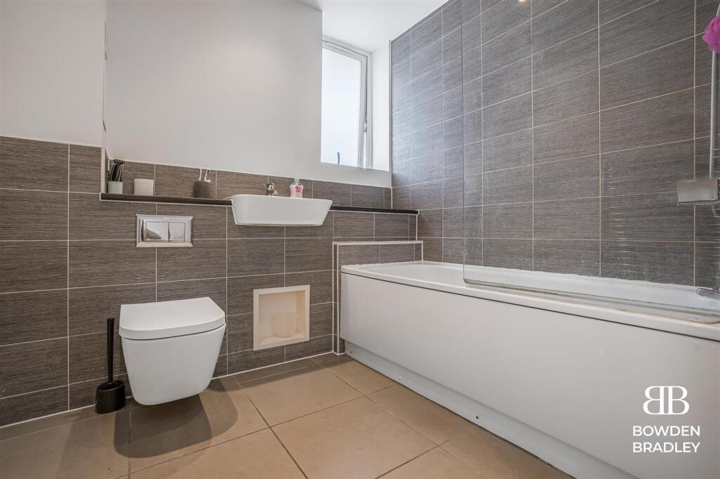 Marine Crescent, Sonar House, IG6 - View 4