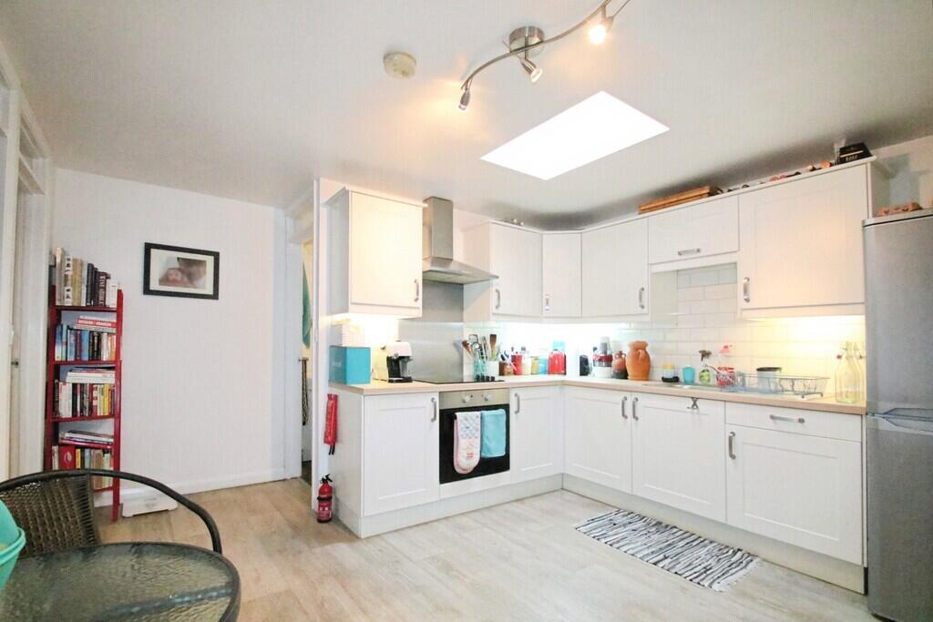 Apartment in Croydon - View 2