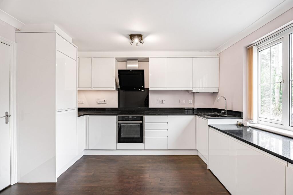 House in Kingston upon Thames - View 2