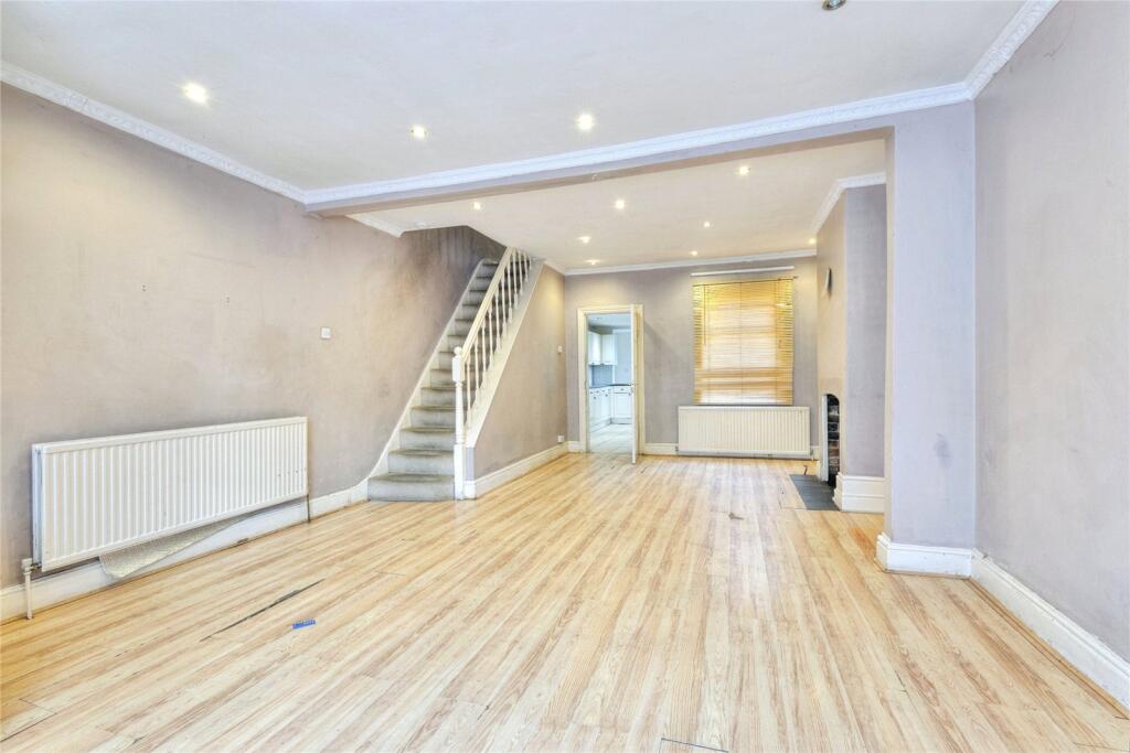 Vivian Road, Wellingborough, Northamptonshire, NN8 - View 3