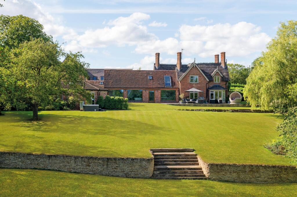 Main image of property: Kings Lane, Snitterfield, Stratford-upon-Avon, Warwickshire, CV37.