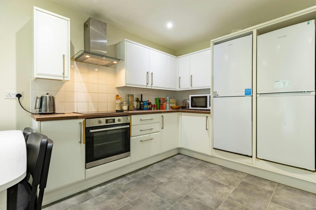 Kitchen 4.jpg