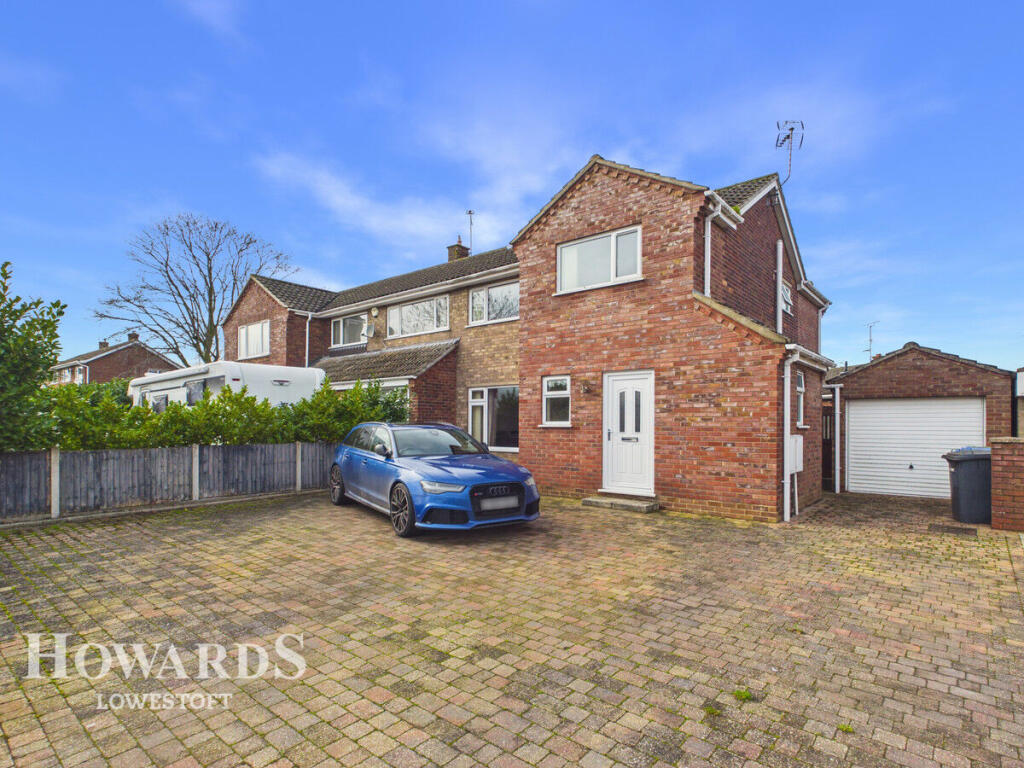 Main image of property: Pinewood Avenue, Lowestoft