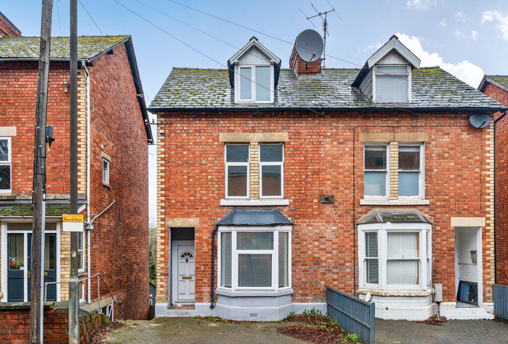 Main image of property: Bath Road, Stroud, Gloucestershire, GL5