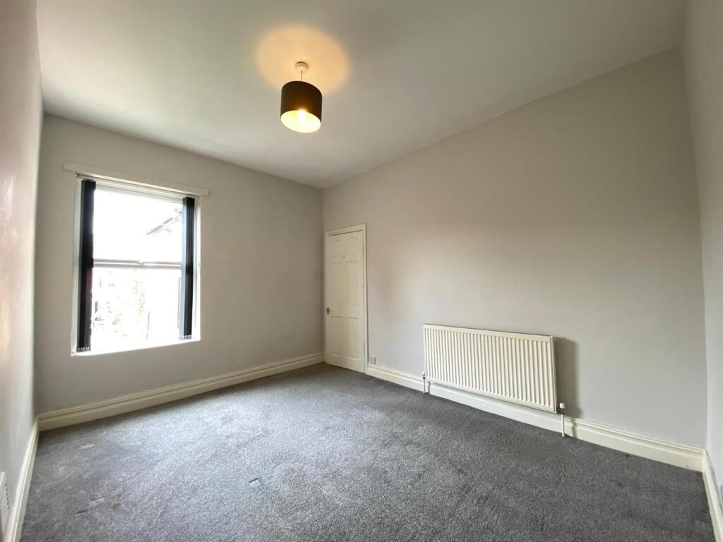 Apartment in Manchester, Chorlton-cum-Hardy - View 4