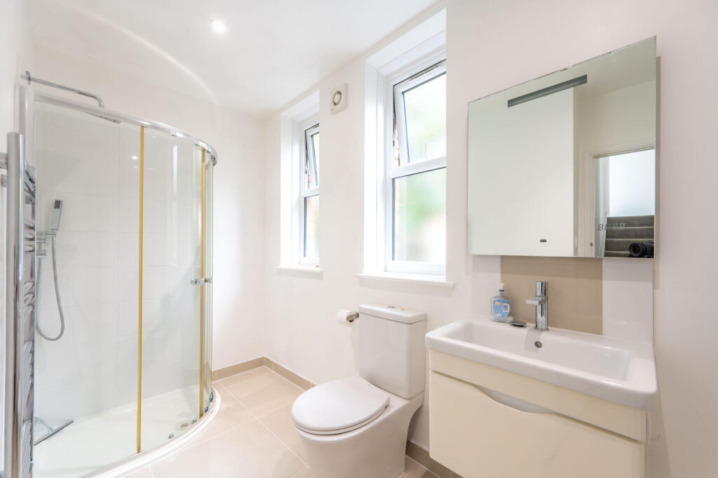 Apartment in London - View 5