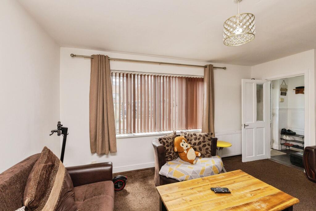 Knowles Lane, Bradford, BD4 photo 5