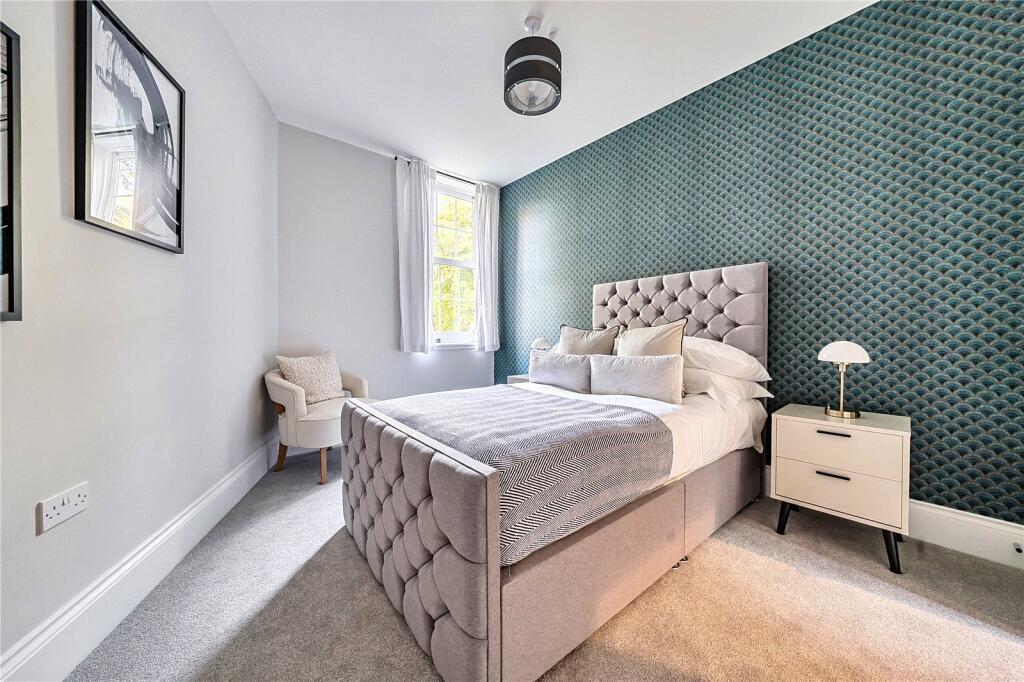 Apartment in Deepcut, Mindenhurst, Surrey - View 5