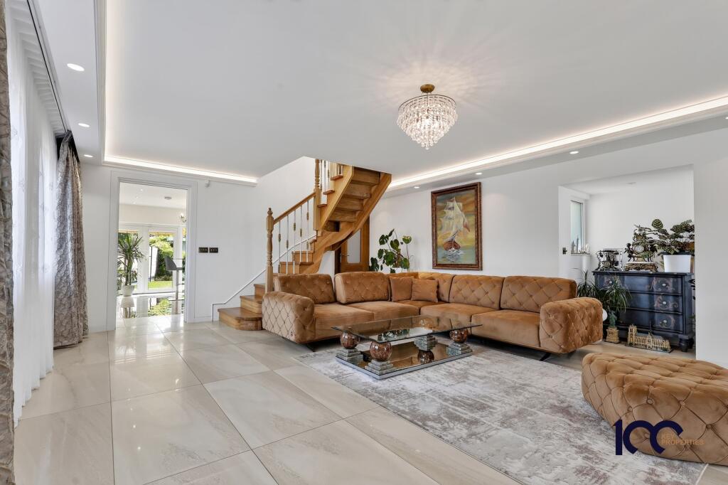 House in Rainham - More