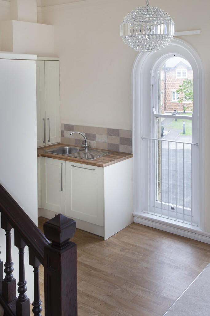 Apartment in Brackley, West Northamptonshire - View 4