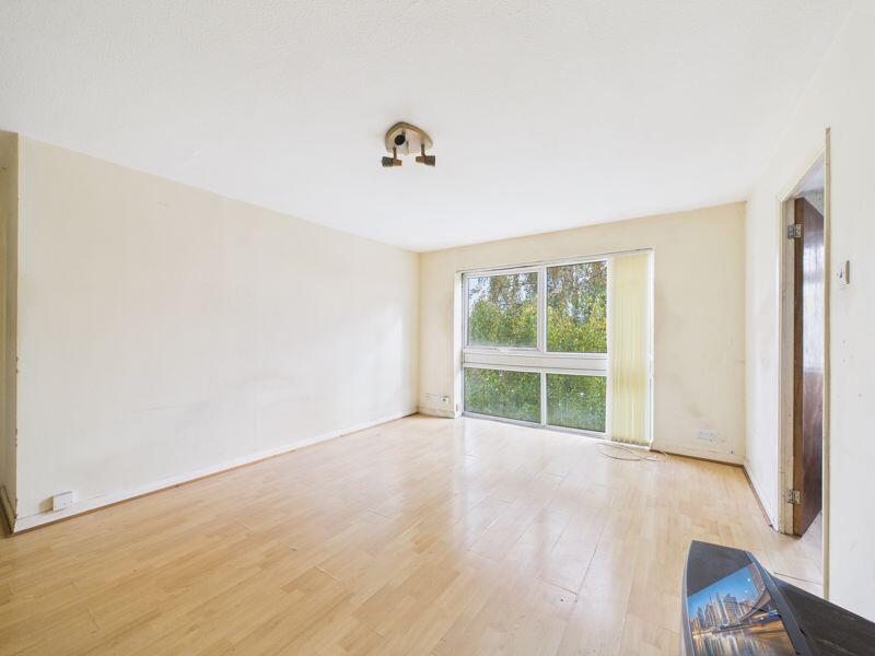 151, Baguley Crescent, Middleton, Manchester, M24 photo 3