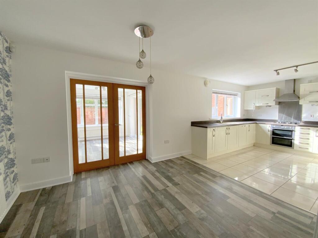 House in Grimsby, Scartho - View 4