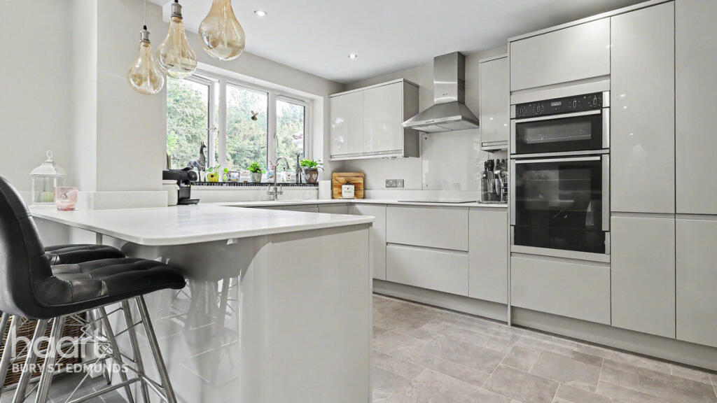 House in West Suffolk, Moreton Hall, Bury St Edmunds - View 2
