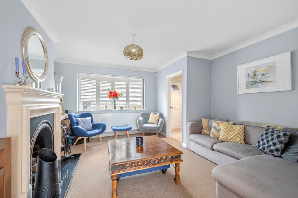 House in Walton-on-Thames, Surrey - More