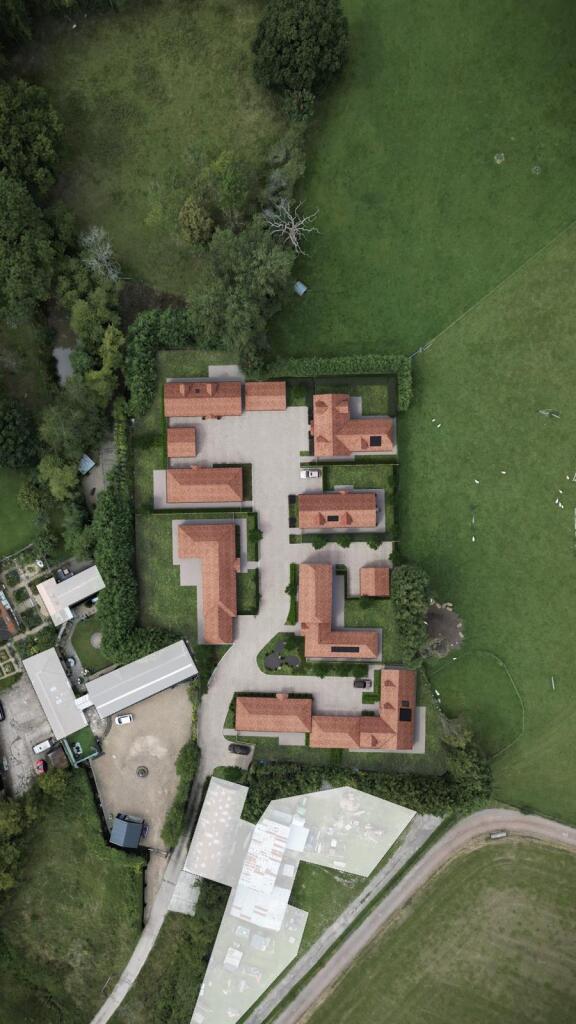 House in Mole Valley, Charlwood - View 4