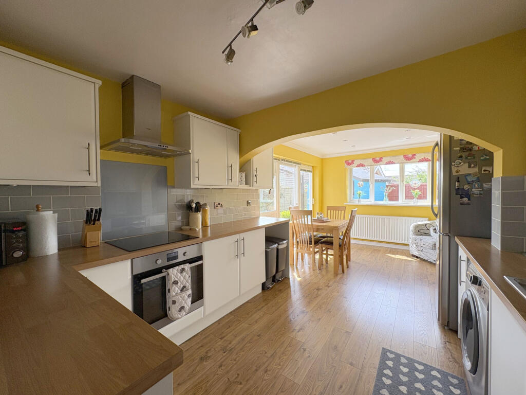 Paxhill Lane, Twyning, Tewkesbury, GL20 photo 2
