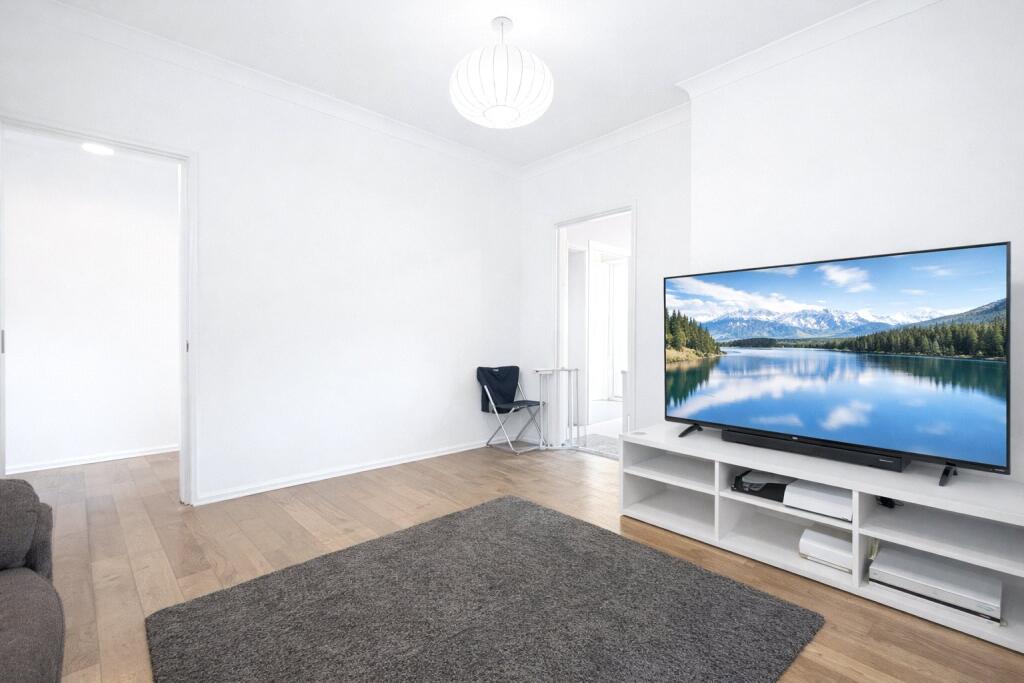 House in London - View 2