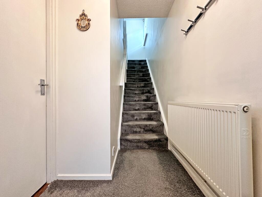 St. Christopher Close, WEST BROMWICH, B70 6TY - View 4