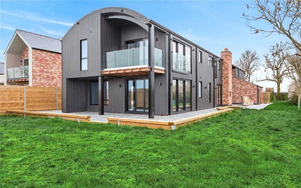 Main image of property: Berry Thorpe Farm, Waltham Road, Thorpe Arnold, Melton Mowbray, LE14