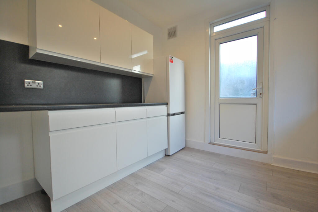 Apartment in London - More