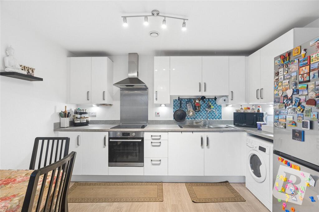 Apartment in Romford - View 5