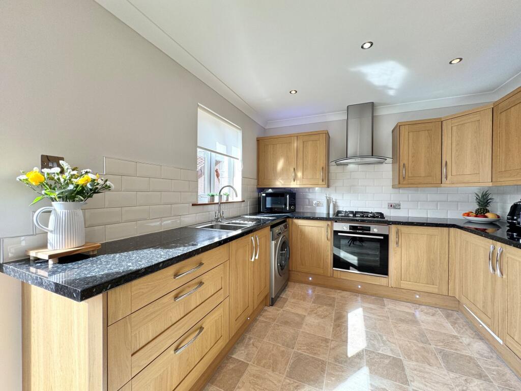 House in Drongan, East Ayrshire - More