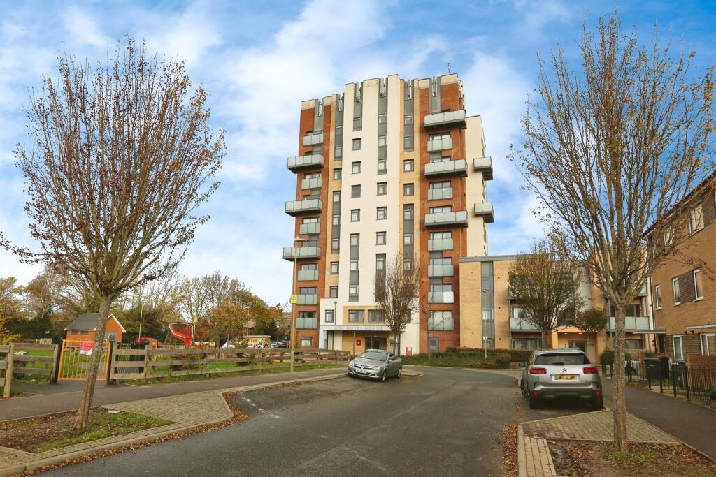 Apartment in Portsmouth - More