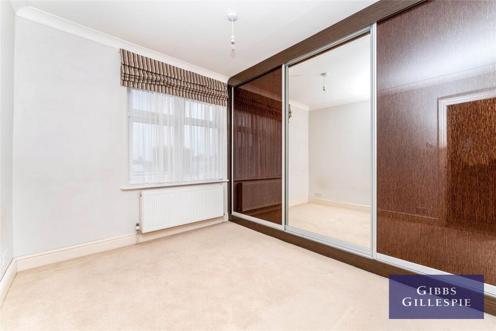 Sutton Court Road, Hillingdon photo 4