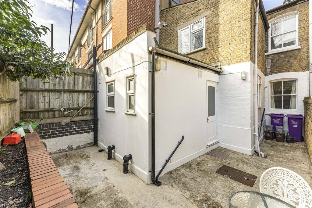 4 bedroom terraced house for rent