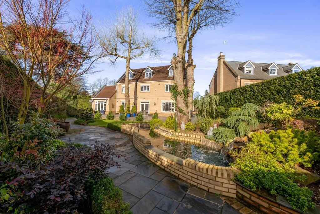 9 Tavistock Road photo 2