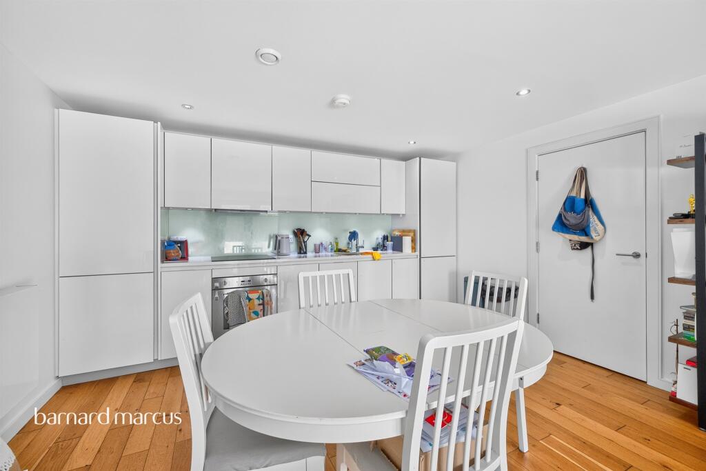 Apartment in London - More