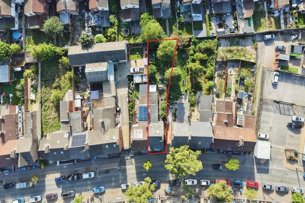 House in Hull - View 4