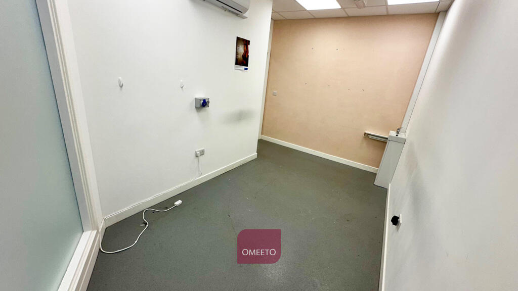 Consultant Room 1