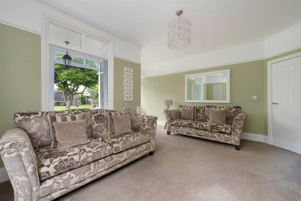 Station Road, Herne Bay - More