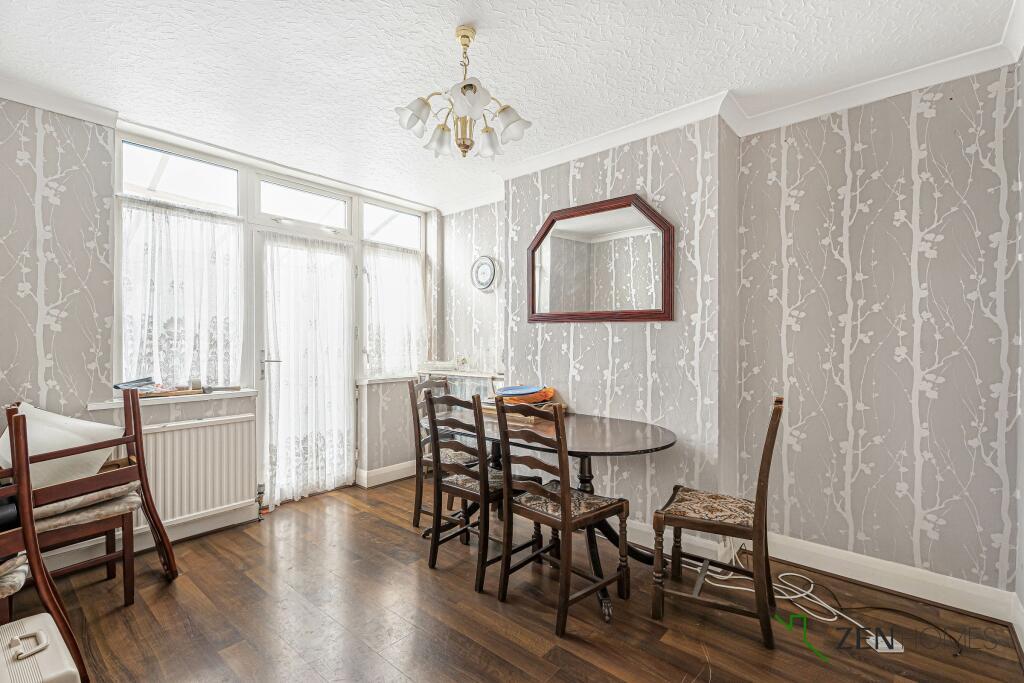 House in London, Edmonton - View 5