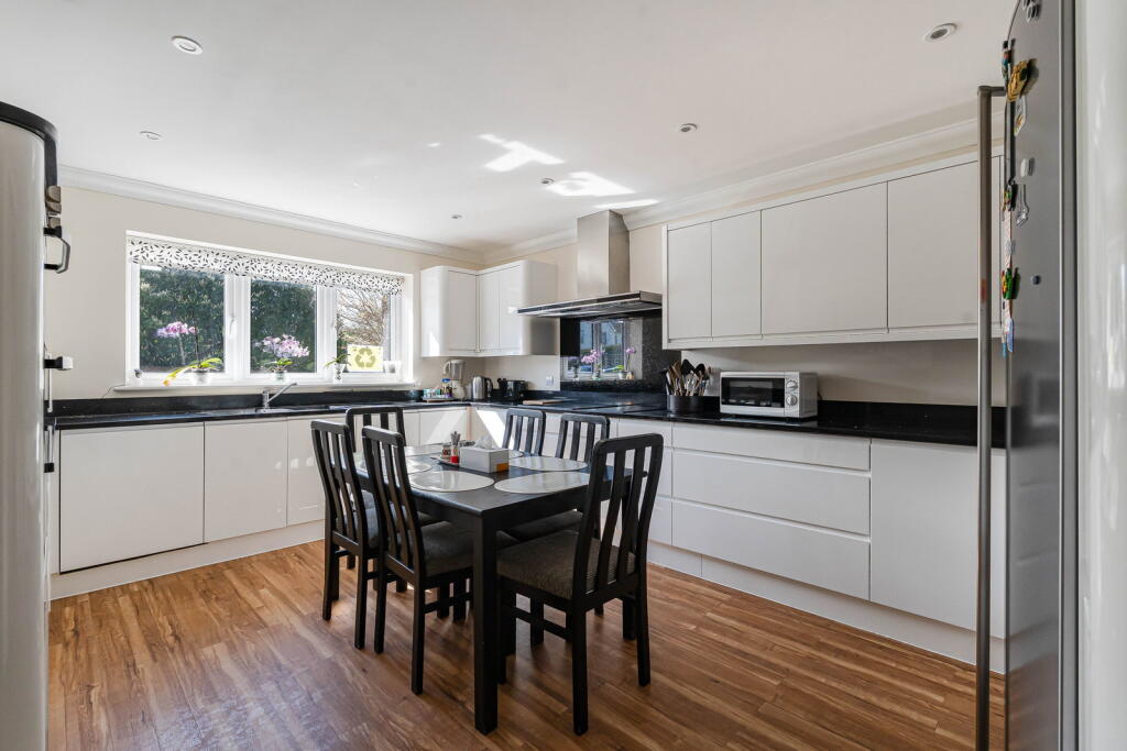 The Paddock, Merrow, GU1 - View 5