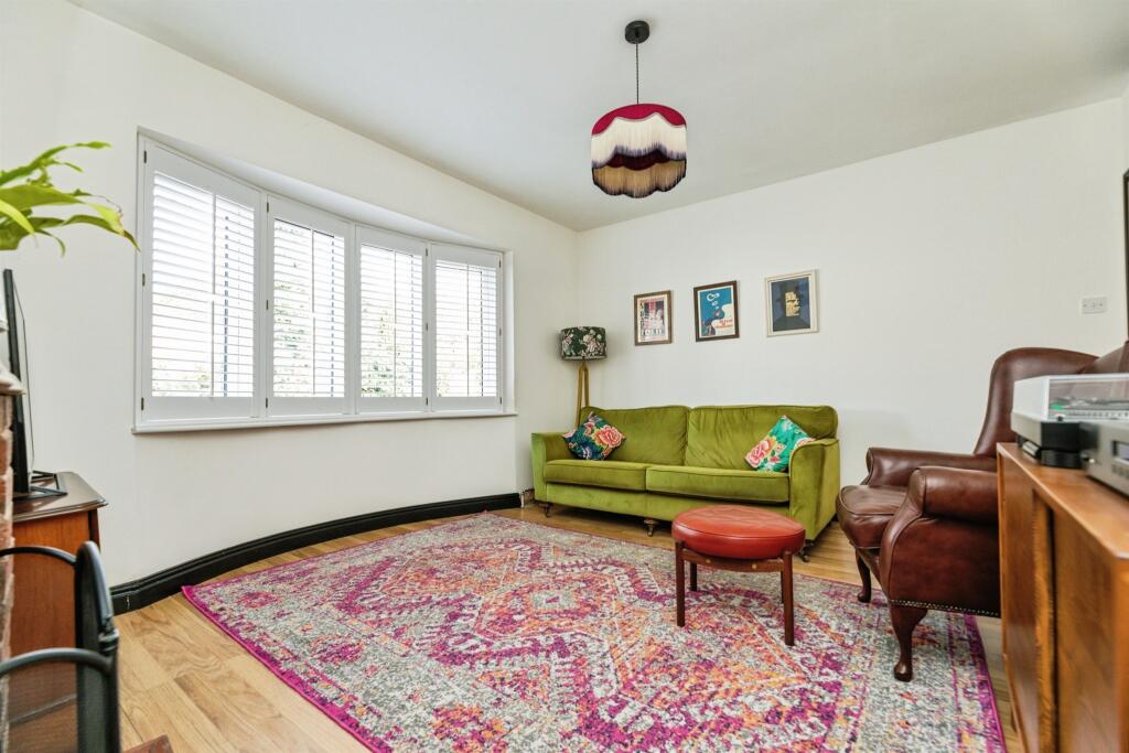 House in Rotherham, Clifton - View 2