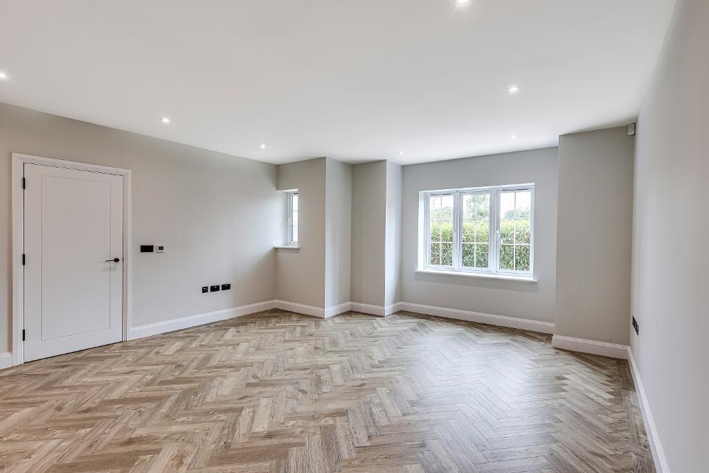 Apartment in Croydon - More
