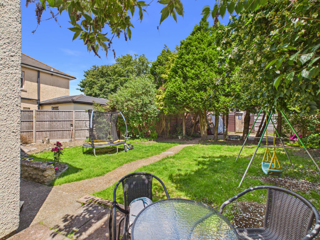 Butts Close, Sholing, SO19 1DE photo 4