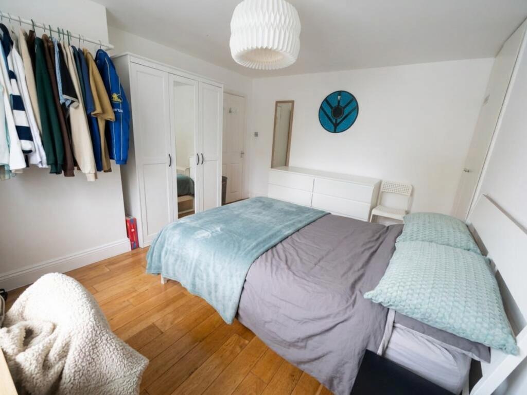 Apartment in London, Stockwell Park, Stockwell - View 3